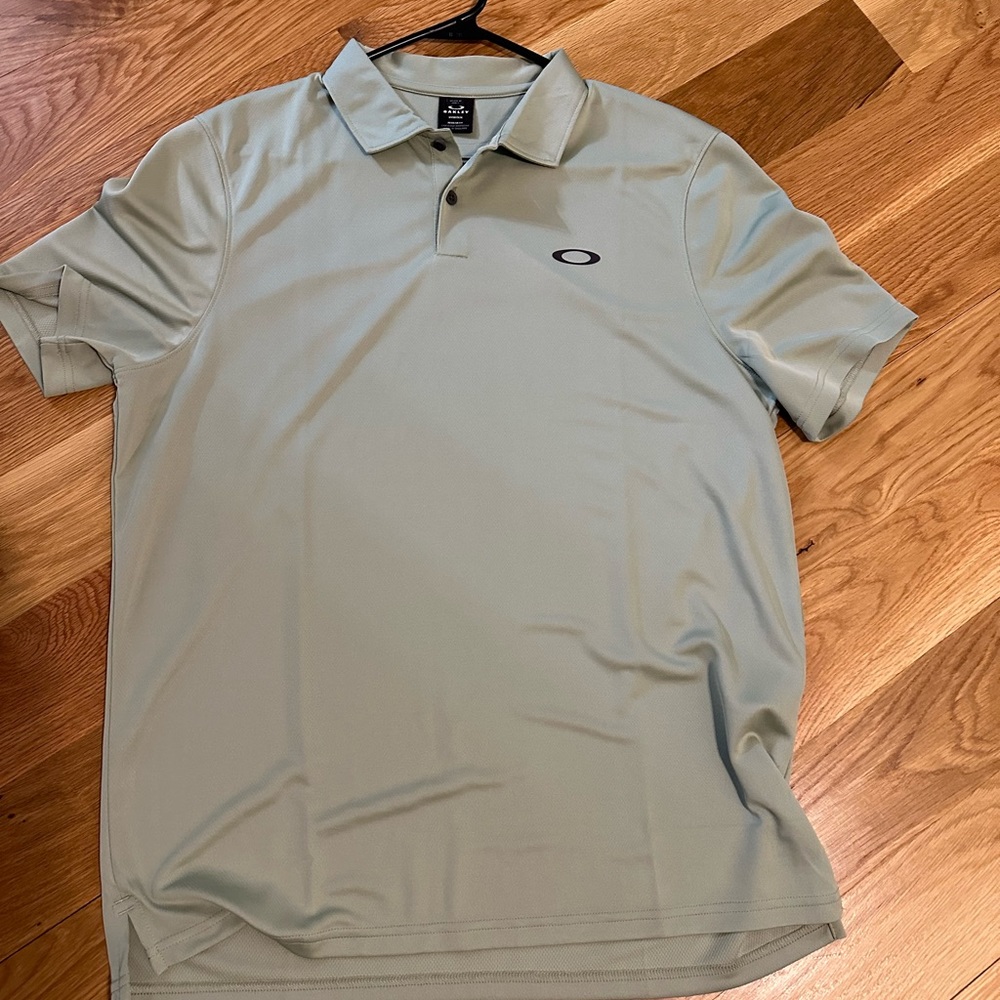 Oakley golf shirt. Beautiful green